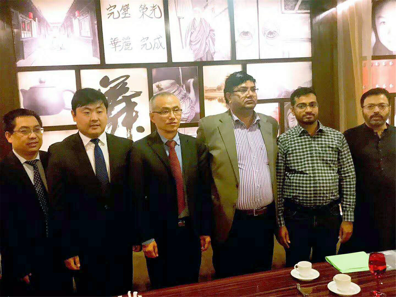 聚力共赢人生就是博伊士顿赴巴基斯坦市场拓展顺遂推进，，首单签约100台！