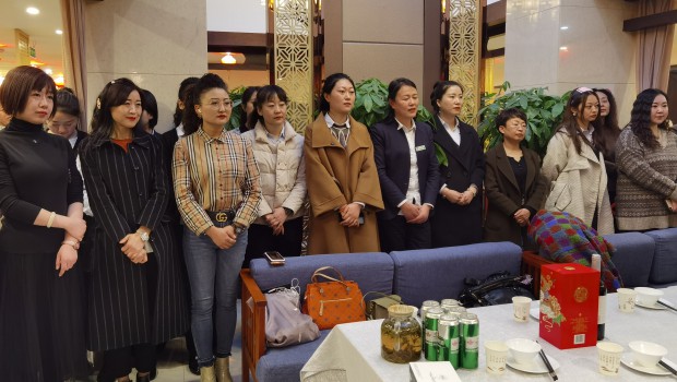 兰州人生就是博集团举行“三?八”妇女节联欢运动